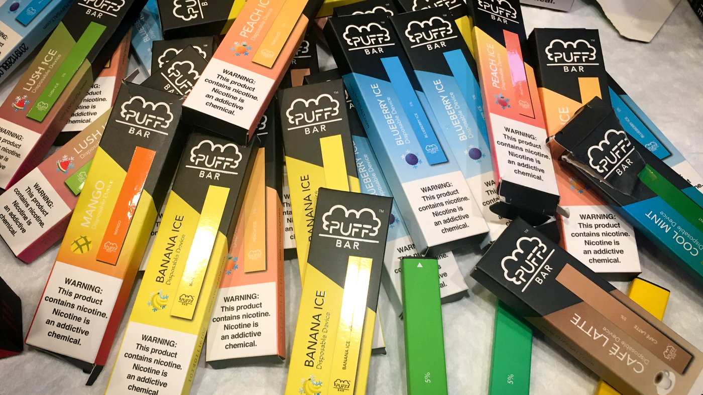 From Juul to Puff Bar: Disposable Vape Pens Are 'Extremely Popular' With  Teens : Shots - Health News : NPR