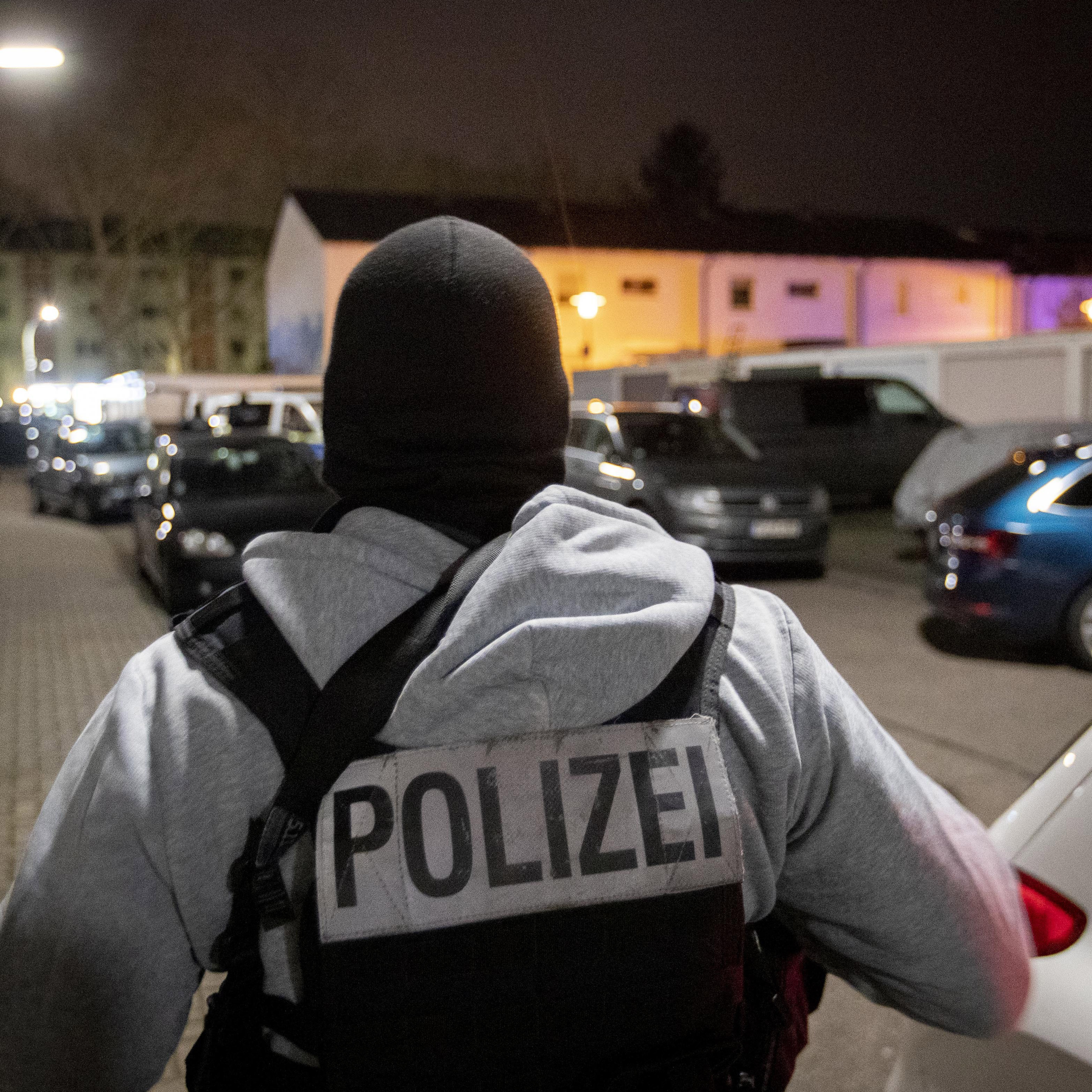 Shootings in Germany kill 10; police suspect far-right extremism