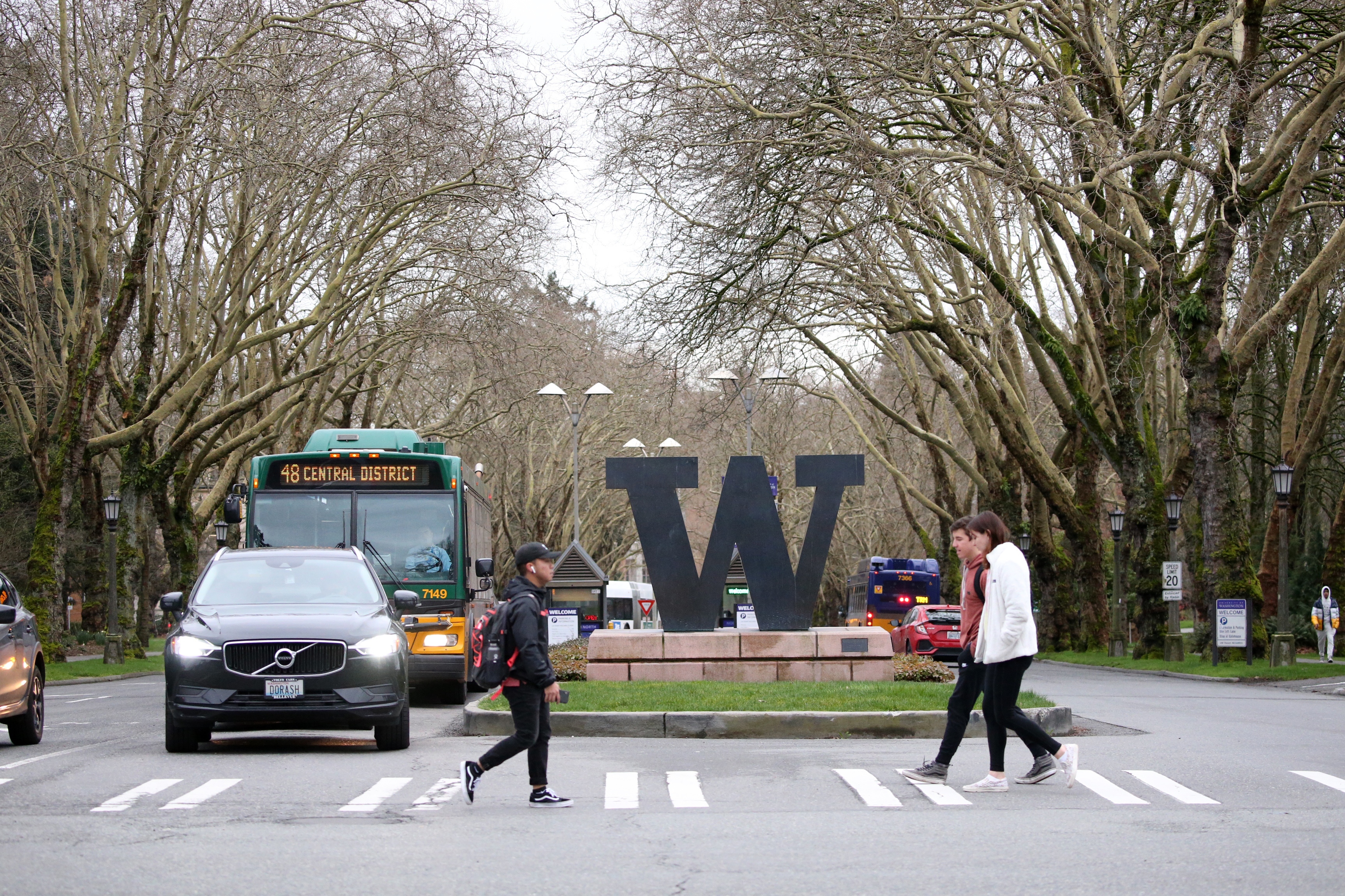 The University of Washington in Seattle is one of a growing number of U.S. campuses that have canceled in-person classes in response to the spread of the coronavirus. (Getty Images)