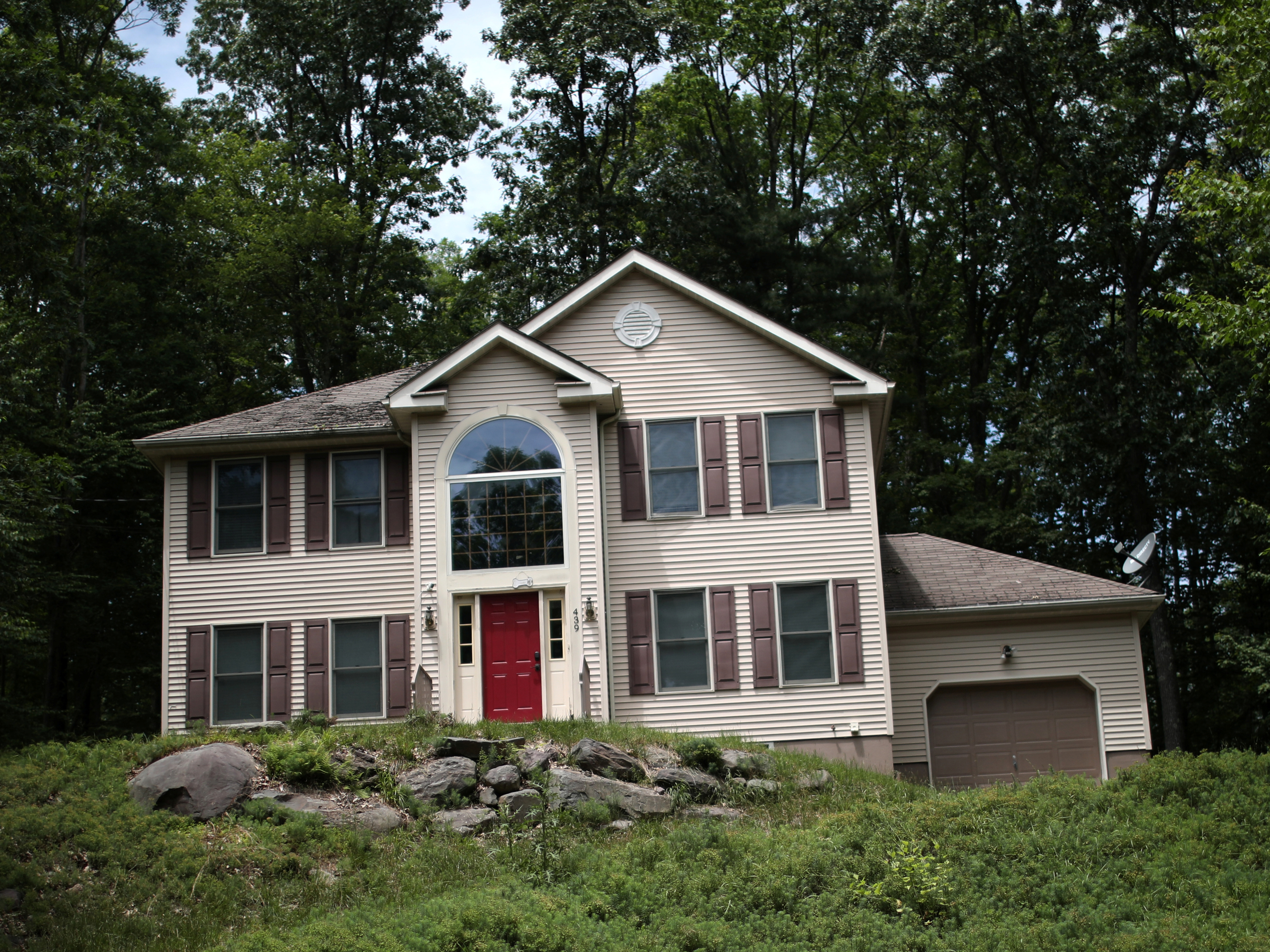 The federal government is telling lenders to lower or suspend mortgage payments for homeowners who have lost income because of the coronavirus outbreak. (Reuters)