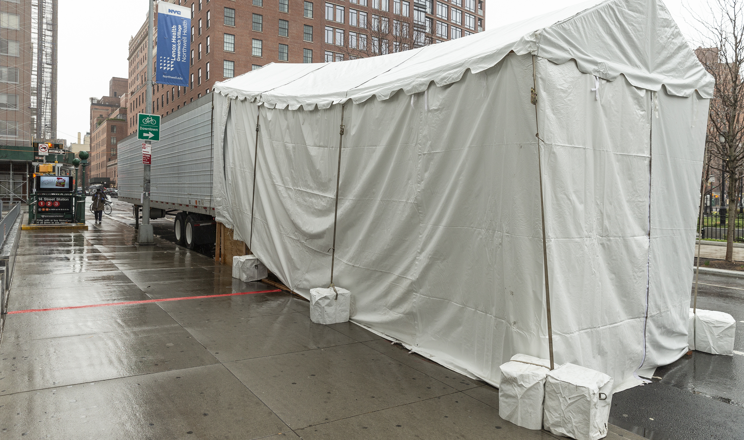 In Manhattan, a makeshift morgue is set up next to Lenox Health Greenwich Village. (Pacific Press/LightRocket via Getty Images)