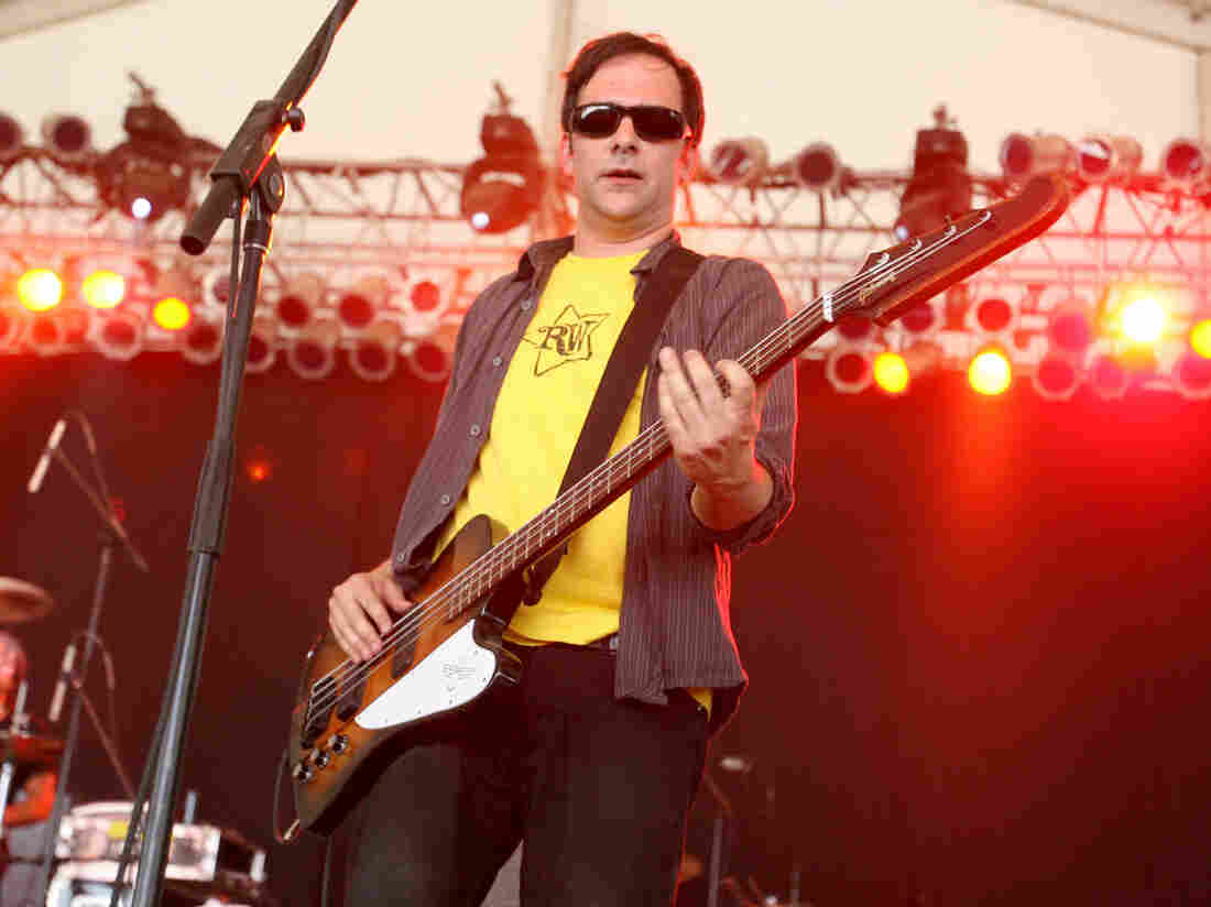 Fountains of Wayne Co-Founder Adam Schlesinger Dead From COVID-19