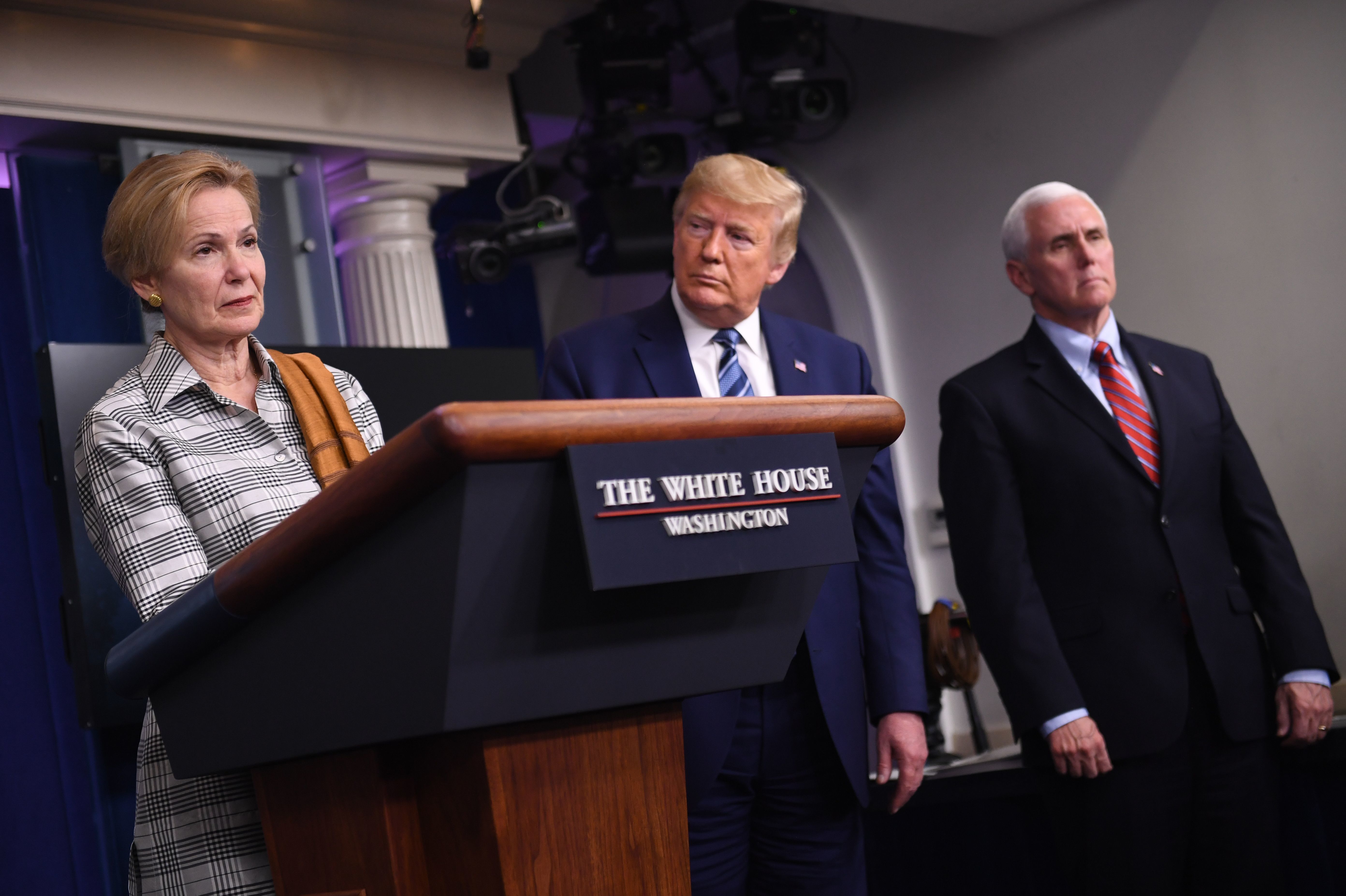 On coronavirus, Trump walks a tightrope between grim warnings and offering hope