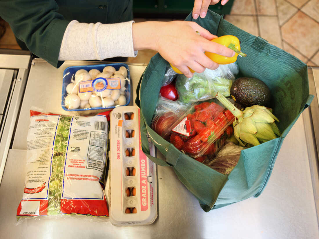 Should I Disinfect My Groceries Advice About Grocery Shopping Safely Shots Health News Npr