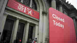 N.Y.'s Met Museum Projects $150 Million Shortfall, Lays Off 81 Employees