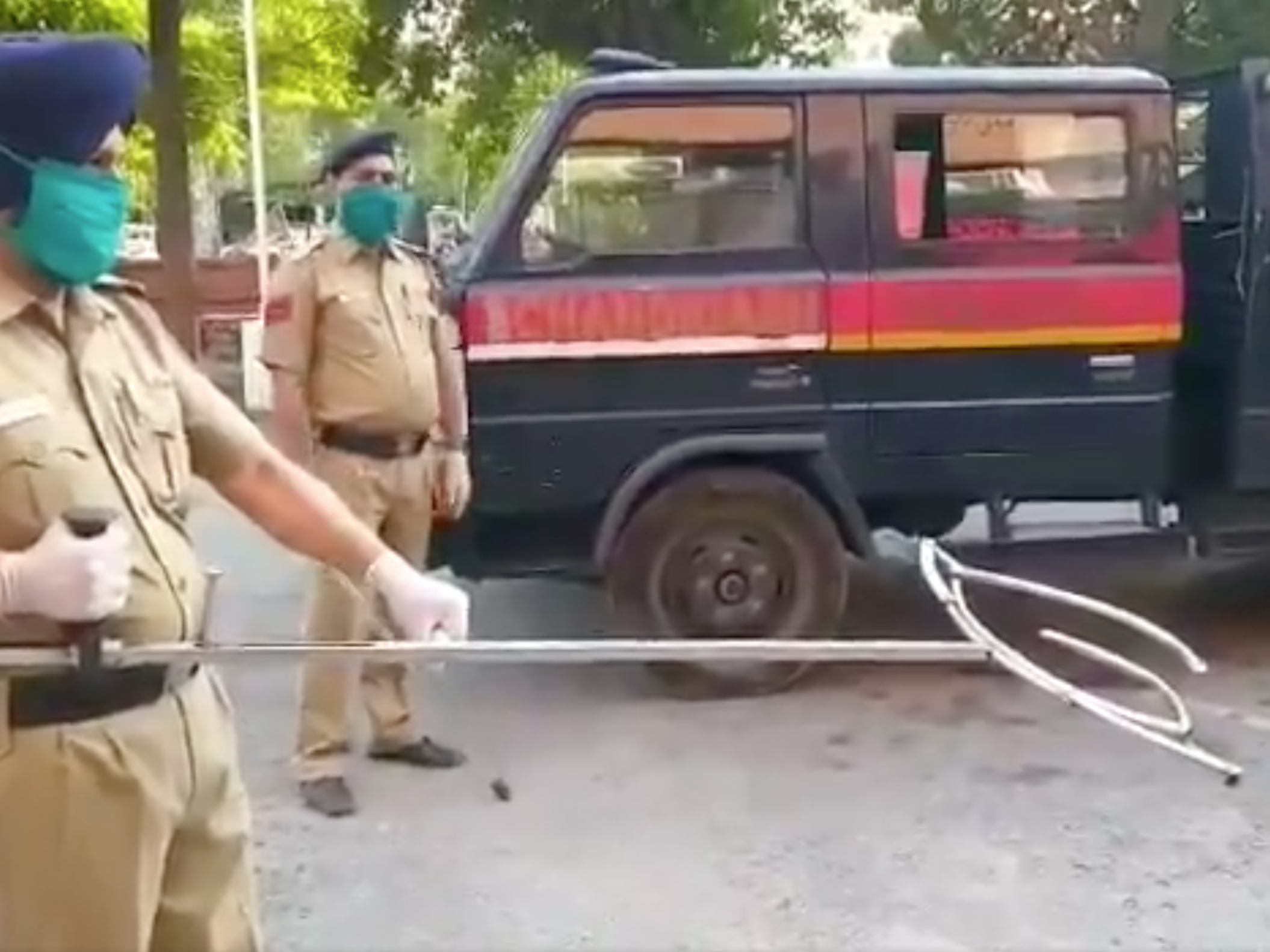 How To Nab Suspects While Social Distancing? Indian Police Try Giant Tongs