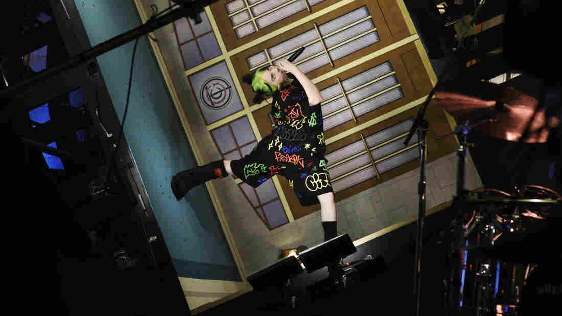 SATURDAY NIGHT LIVE — "Woody Harrelson" Episode 1768 — Pictured: Musical guest Billie Eilish performs on Saturday, September 28, 2019 — (Photo by: Will Heath/NBCU Photo Bank/NBCUniversal via Getty Images via Getty Images)