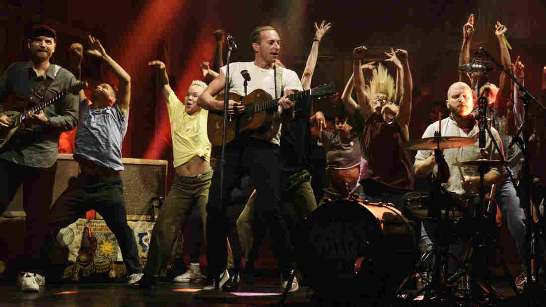 SATURDAY NIGHT LIVE — "Kristen Stewart" Episode 1772 — Pictured: Musical guest Coldplay performs on Saturday, November 2, 2019 — (Photo by: Will Heath/NBC/NBCU Photo Bank via Getty Images)