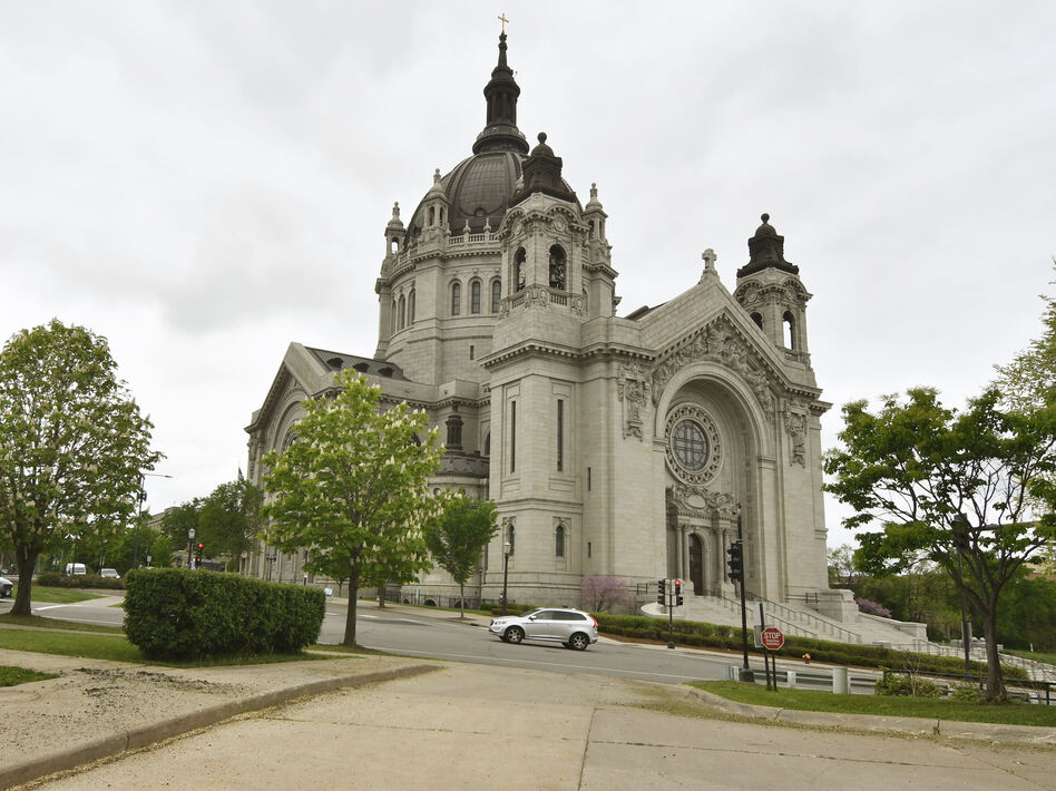 Roman Catholic and Lutheran Church-Missouri Synod congregations in Minnesota plan to resume worship services in defiance of the state's ban on gatherings of more than 10 people. (Jim Mone/AP)