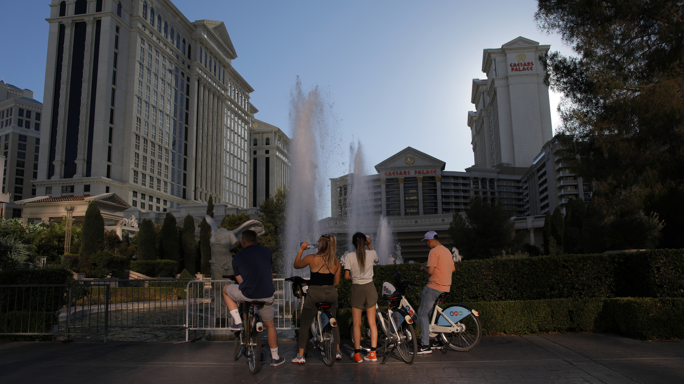 As Las Vegas Reopens, a Huge Coronavirus Test for Casinos - The New York  Times