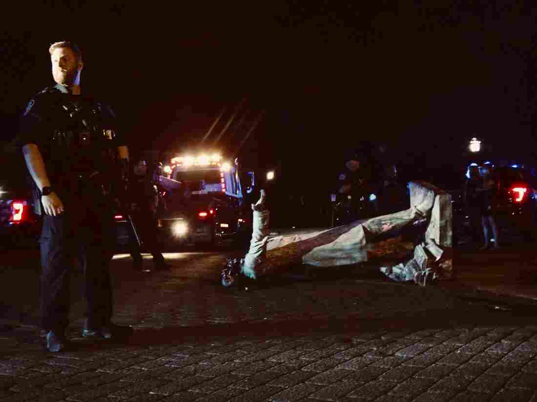 Jefferson Davis Statue Torn Down in Richmond, VA