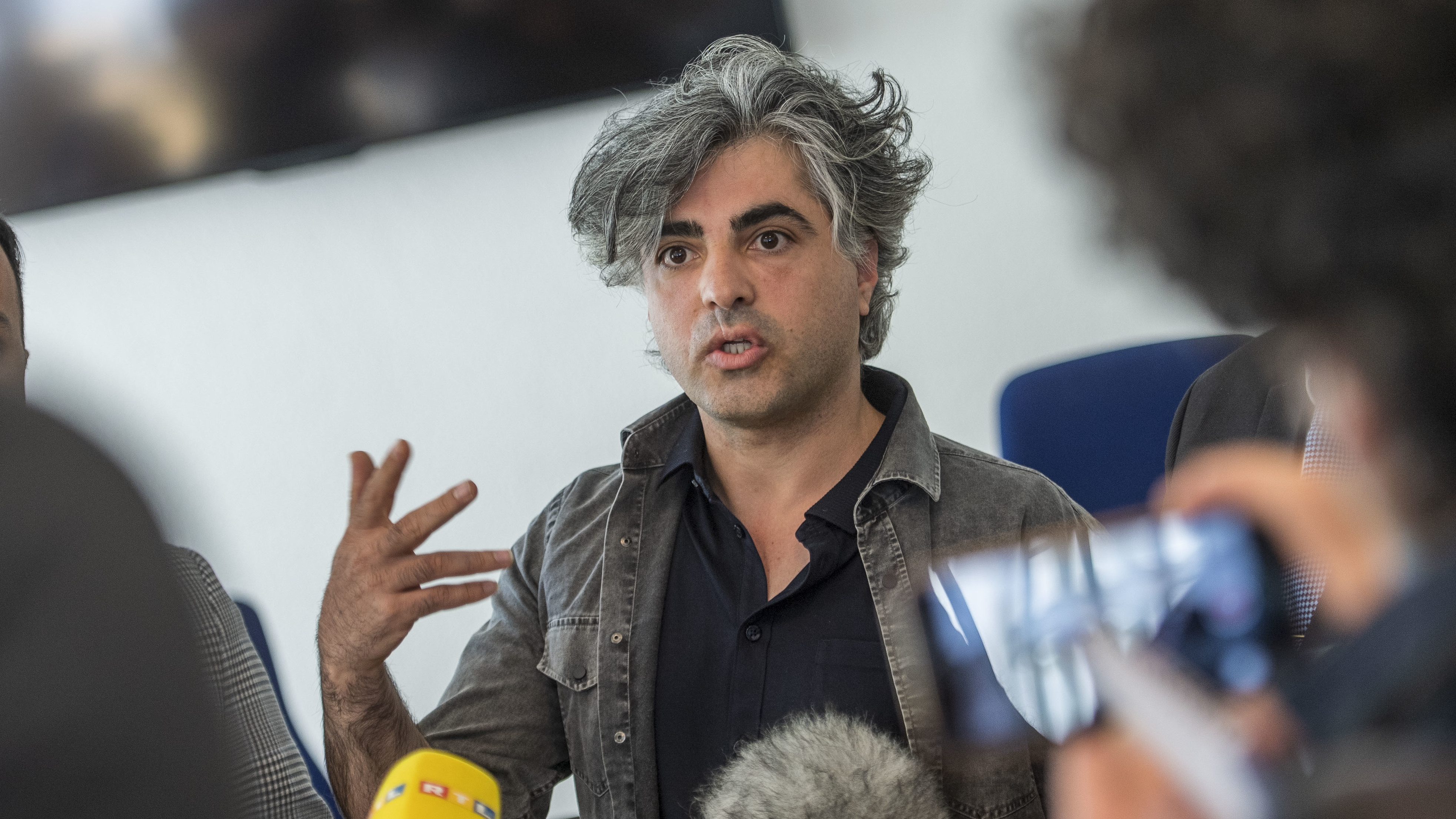 Syrian Oscar-nominated filmmaker Feras Fayyad answers journalists