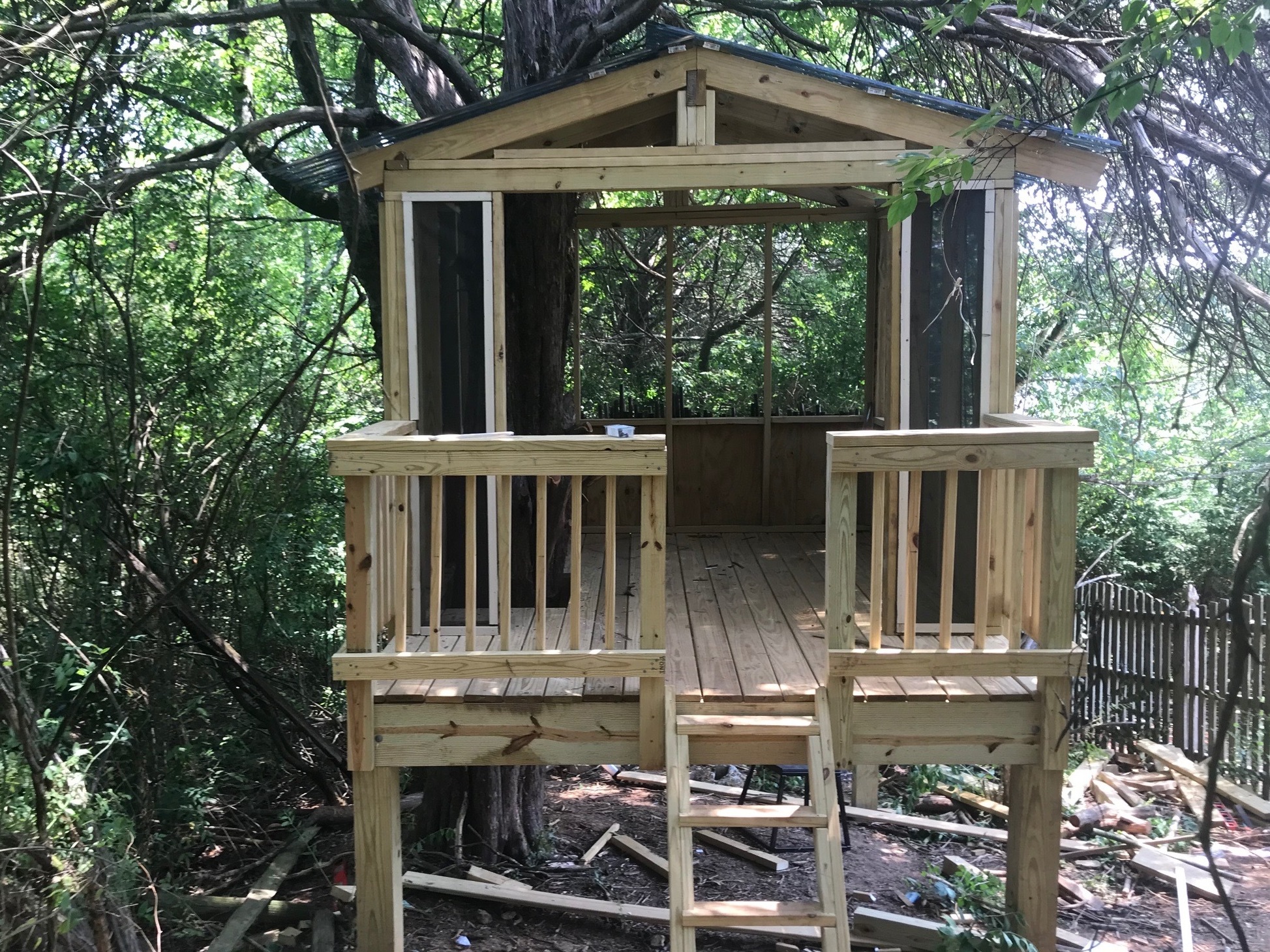 With the help of his children, Knoxville, Tenn., resident Matt Harris put the finishing touches on his dream treehouse on Father's Day. (Matt Harris)