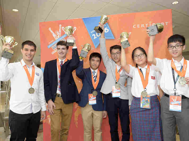 For Gladiators Of PowerPoint, Microsoft Championship Will Have To Wait One More Year 1 ap 863501261778 e9ae31069b74221d80ec96ad528b6006bc2667be s800 c15
