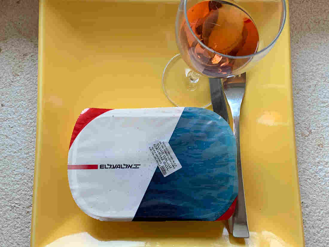 Airline Food For Sale. No Plane Ticket Required 1 img 4567 d4b93308927d94a2660d274d44c1da309c9faf5d s1100 c15