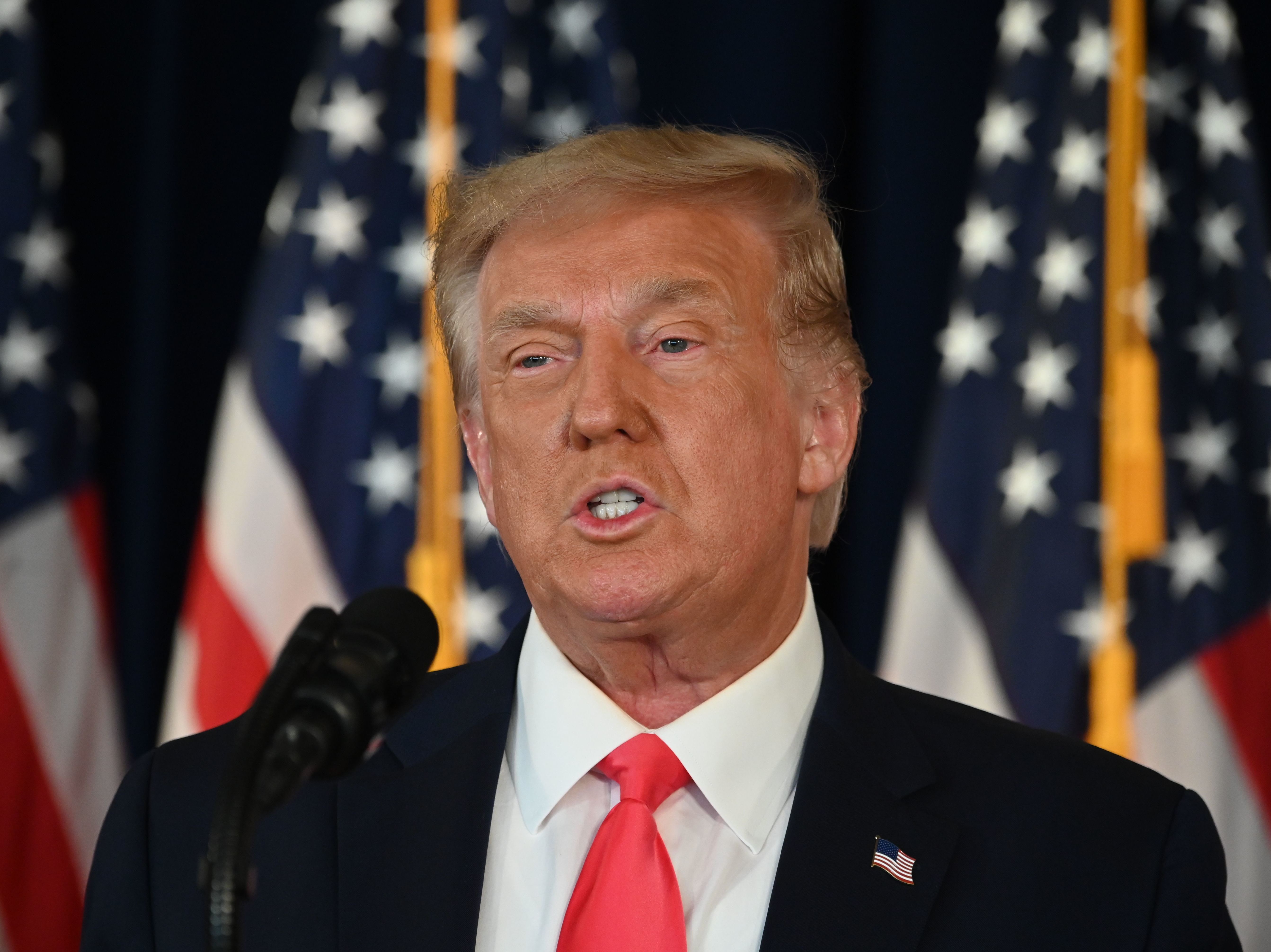 In Executive Actions, Trump Extends Some Unemployment Benefits, Defers Payroll Taxes