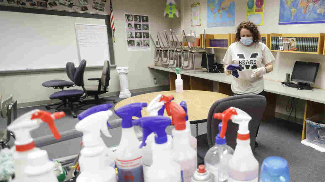 Indiana Education Head On Reopening Schools: Contract Tracing Is A 'Beast' 1 ap 20178762573616 wide 22554cabf90ba5bb0680e484f3a421d260178d65 s1100 c15