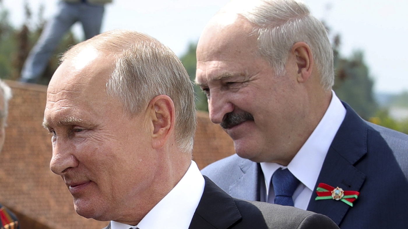 Belarus' Lukashenko Looks To Russia For Help Amid Biggest Challenge To ...