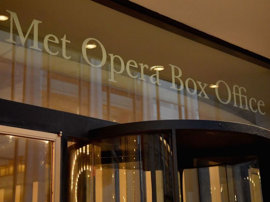 Met Opera Says It Won't Return Until Fall 2021