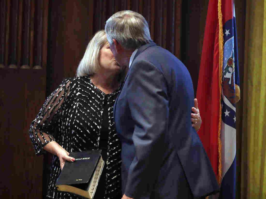 Missouri Governor And Wife To Host Fall Festival Days After COVID Diagnosis 1 ap 18152825490102 f948fab762f4a0777520d8d92cd98a74b6bae666 s1100 c15