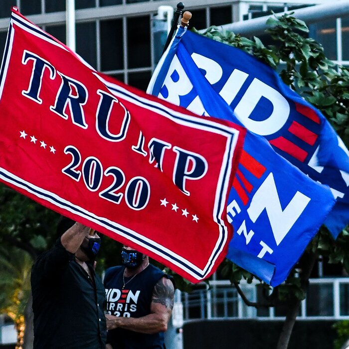 Η Προεδρική Καμπάνια Τηλεοπτική Διαφήμιση Διασχίζει το 1 δισεκατομμύριο $ Mark σε βασικά κράτη