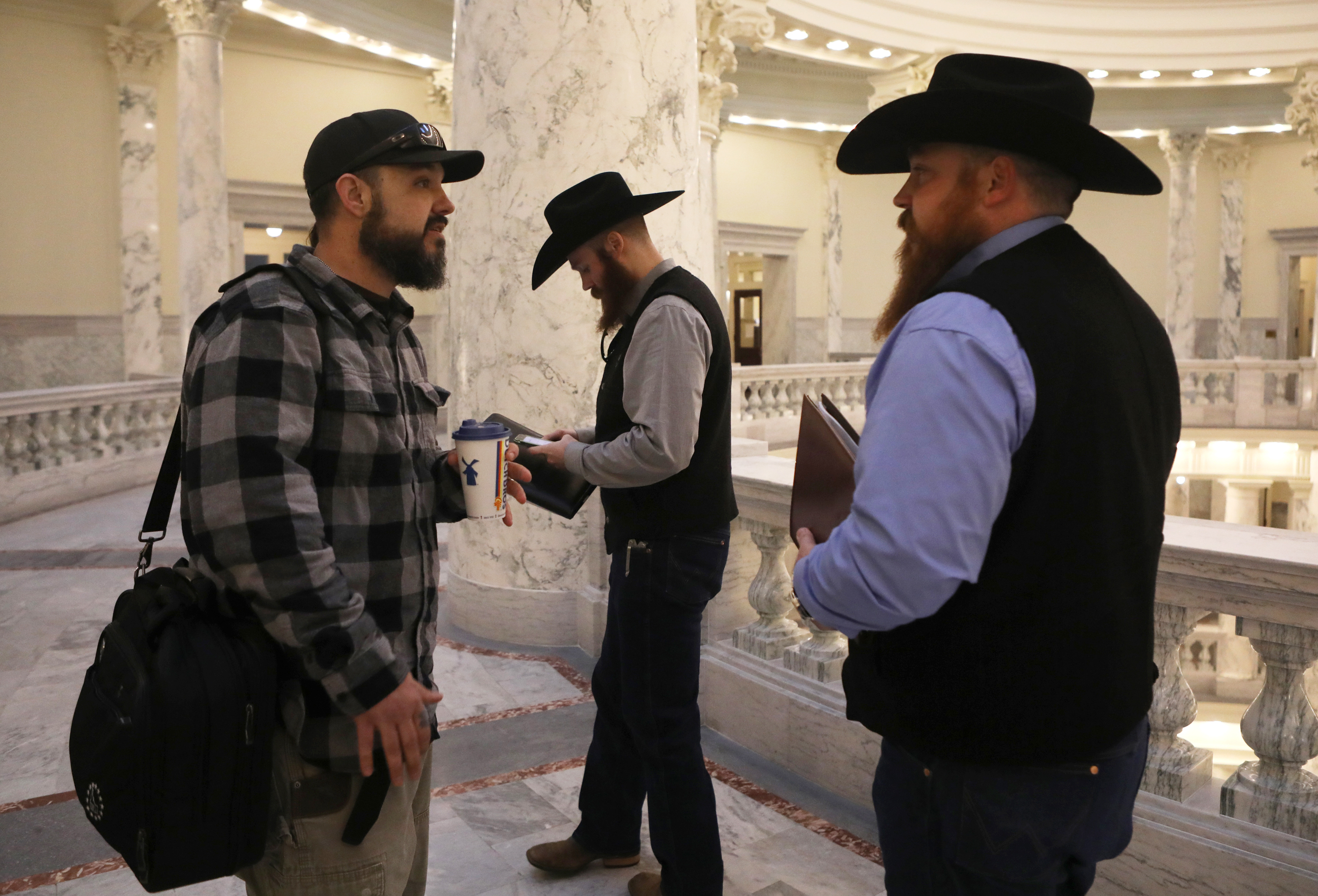 FEDERAL LAW ENFORCEMENT連邦政府法執行機関 Militia Leader Known As 'Bundy Ranch Sniper' Is On The Ballot In