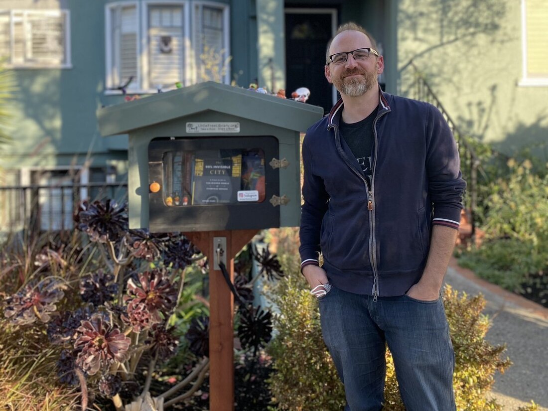 An interview with Roman Mars, host of 99 Invisible The Indicator