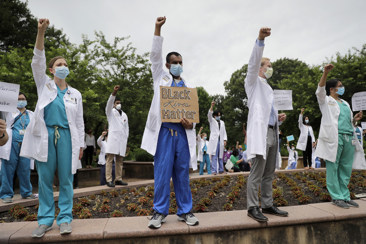 Med Students Craft Hippocratic Oath Addressing Racial Injustice : Shots