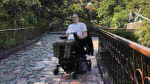 A New Rule Means Some People With Wheelchairs Can't Fly On American Airlines