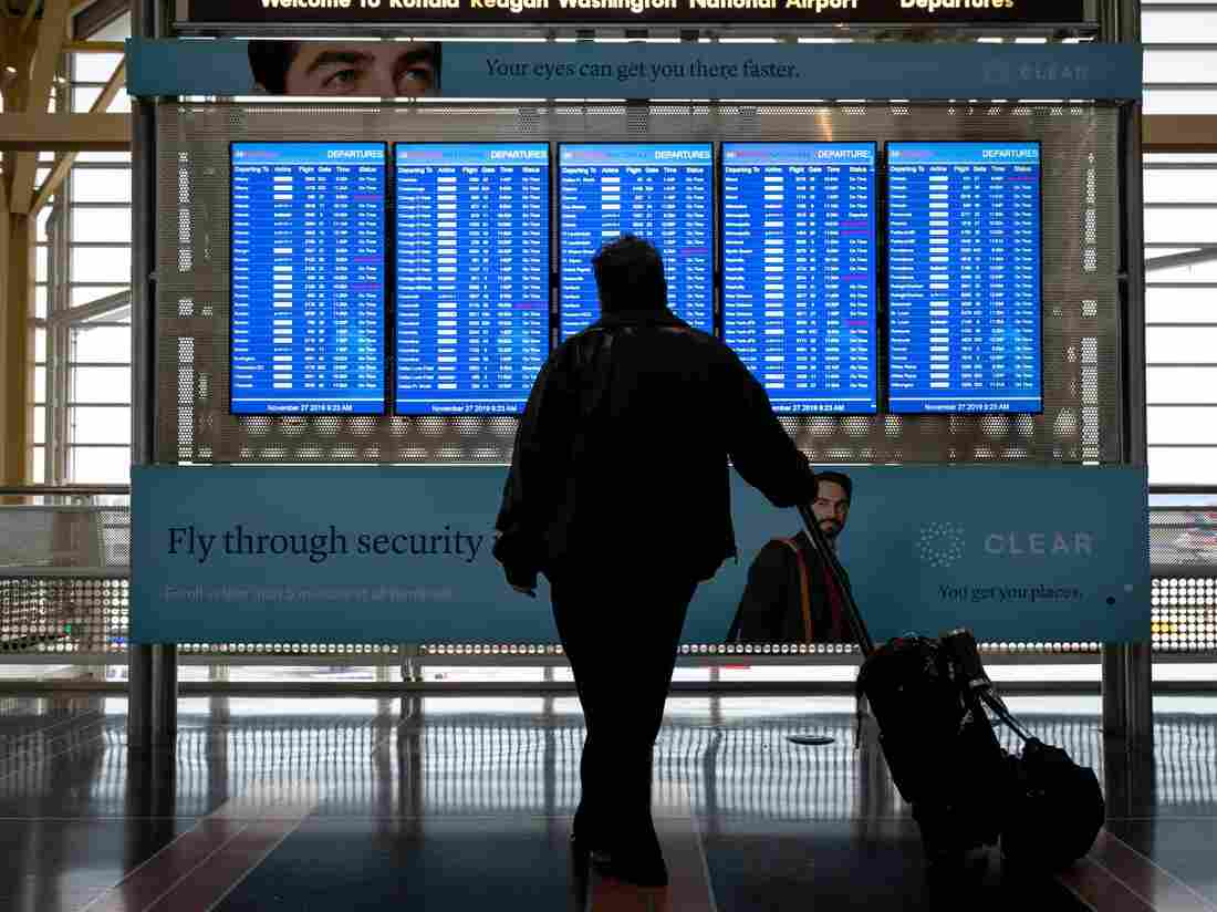 Thanksgiving Day Dilemma: Should You Travel Or Stay Home? 1 thanksgiving schaper 38ce33365cfdfbac93cc5edf5aaf531dcf19ad55 s1100 c15