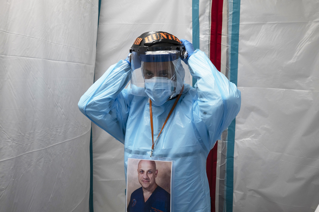 As U.S. Reaches 250,000 Deaths From COVID-19, A Long Winter Is Coming : Coronavirus Updates : NPR 7 Jeff Chiu / AP