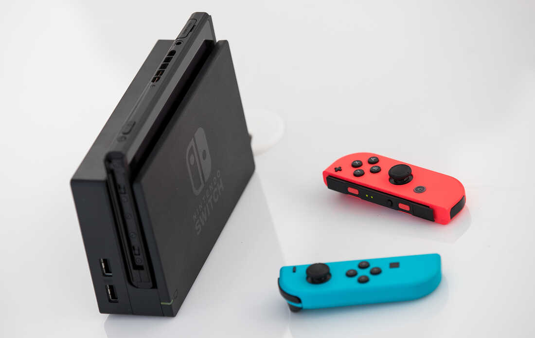 Do any games come store with the switch