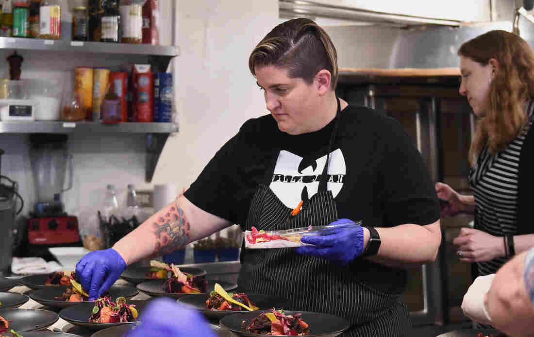 'It Is Slightly Terrifying.' New Orleans Chef Braces For A Bittersweet Thanksgiving 1 gettyimages 1135874040 custom 0ae124dd0a9f0442a4eec41f1d67cabb1a35a80d s1100 c15