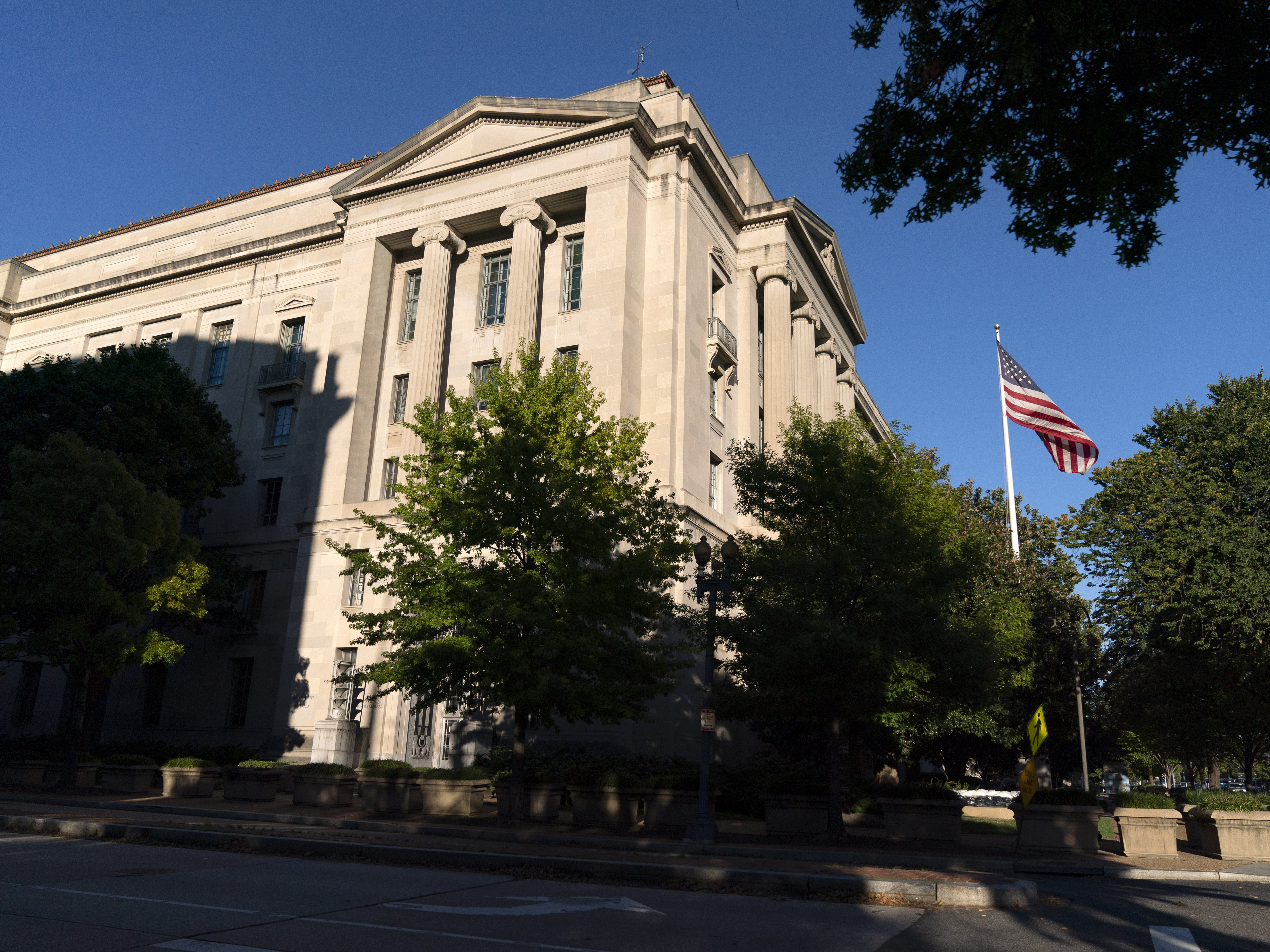 Justice Department investigating possible bribery-for-pardon scheme