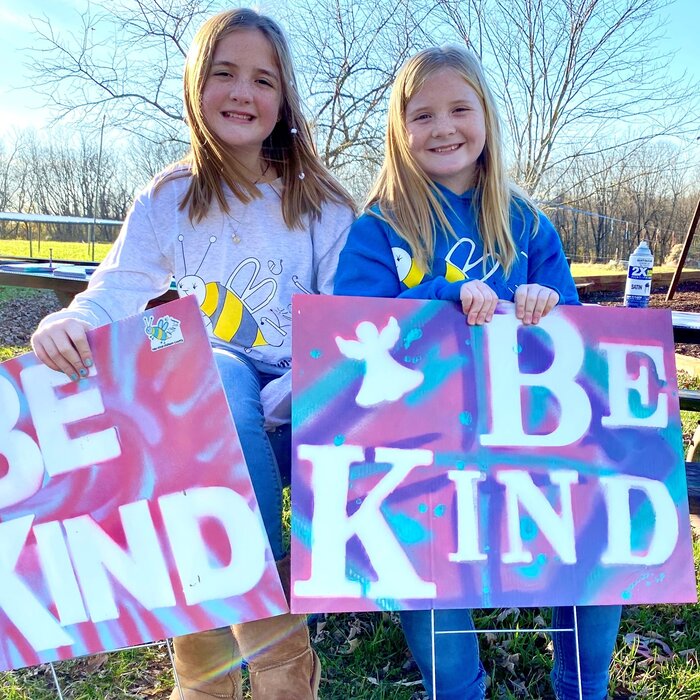 'Be Kind': Tween Kentucky Sisters Hope Campaign Will Spark A Wave Of Kindness 