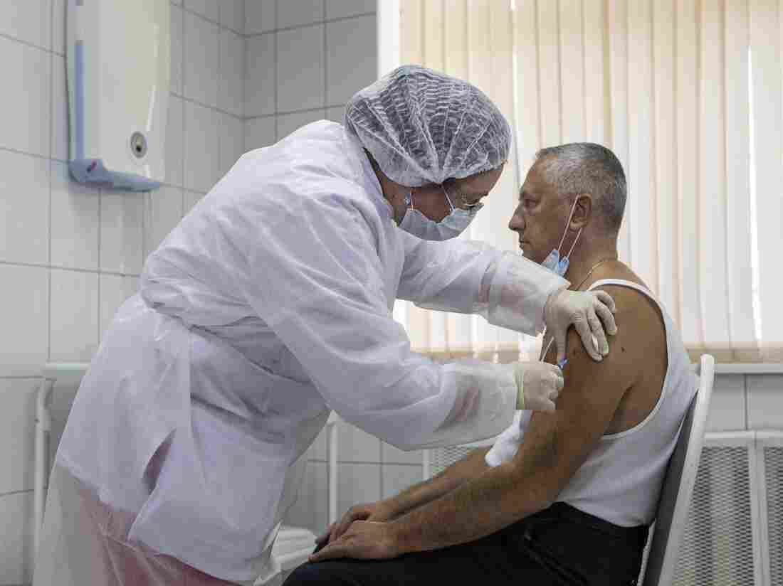 Putin orders Russian Federation to start mass vaccination with Sputnik V