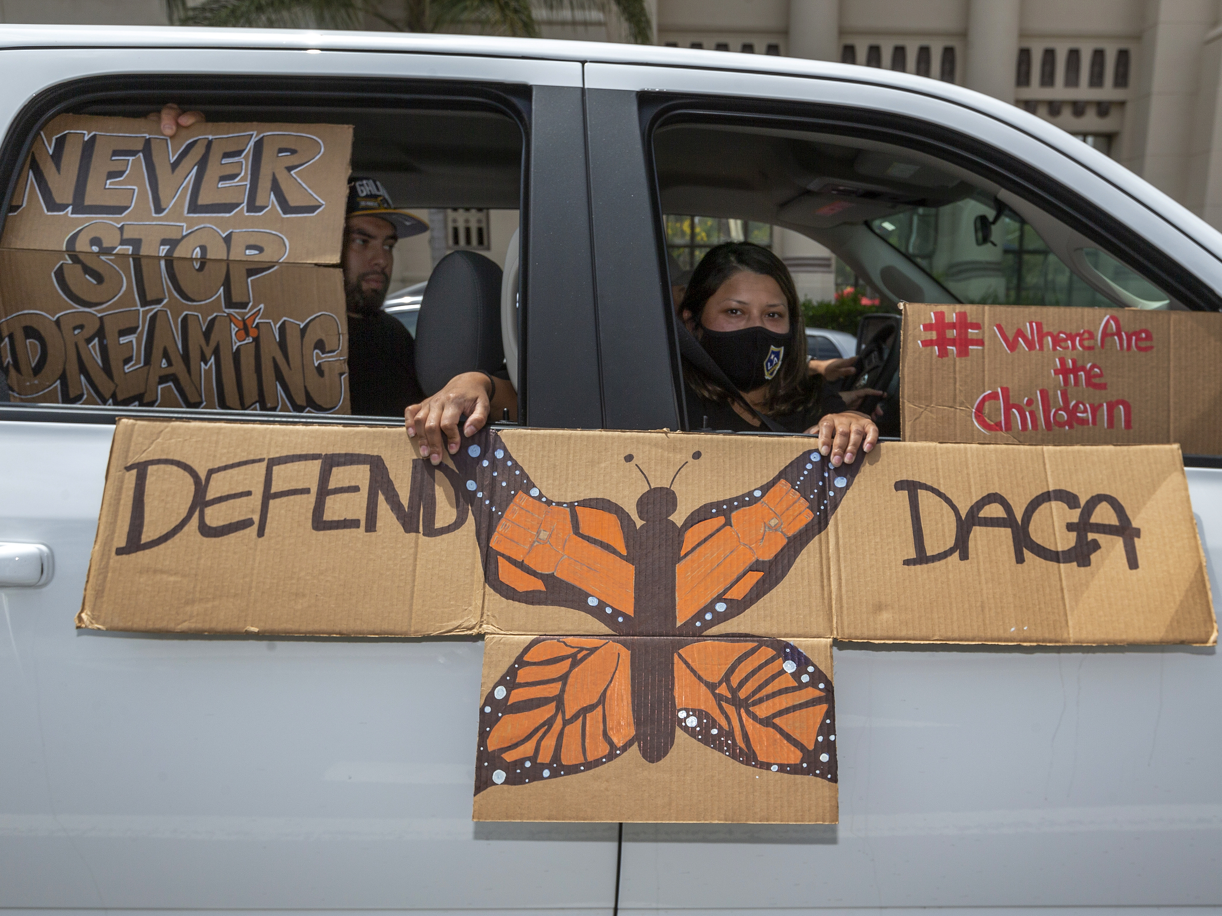 Judge orders Trump administration to restore DACA