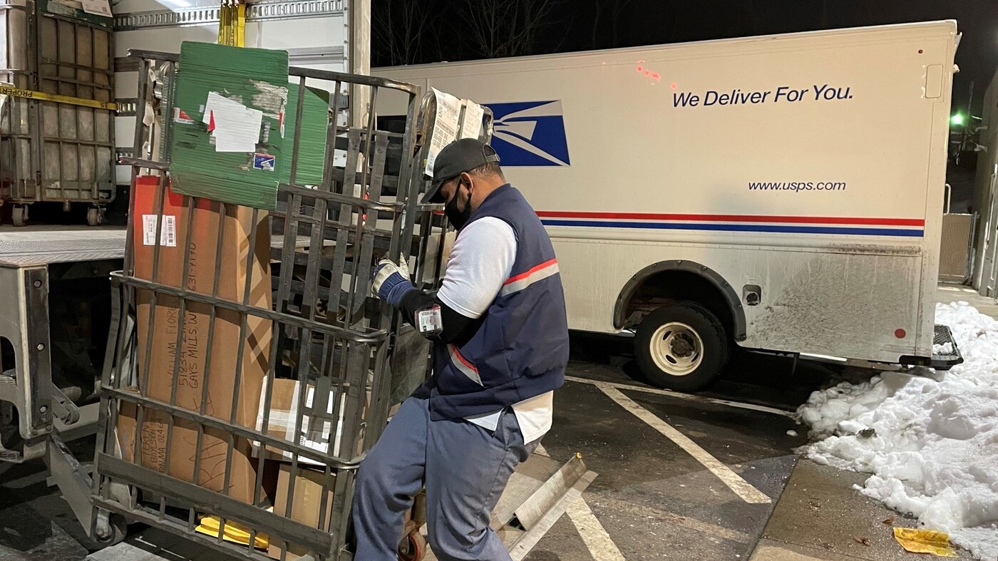 Does Usps Deliver On Christmas 2022 Postal Service Grapples With Unprecedented Overload Delaying Christmas  Gifts : Npr