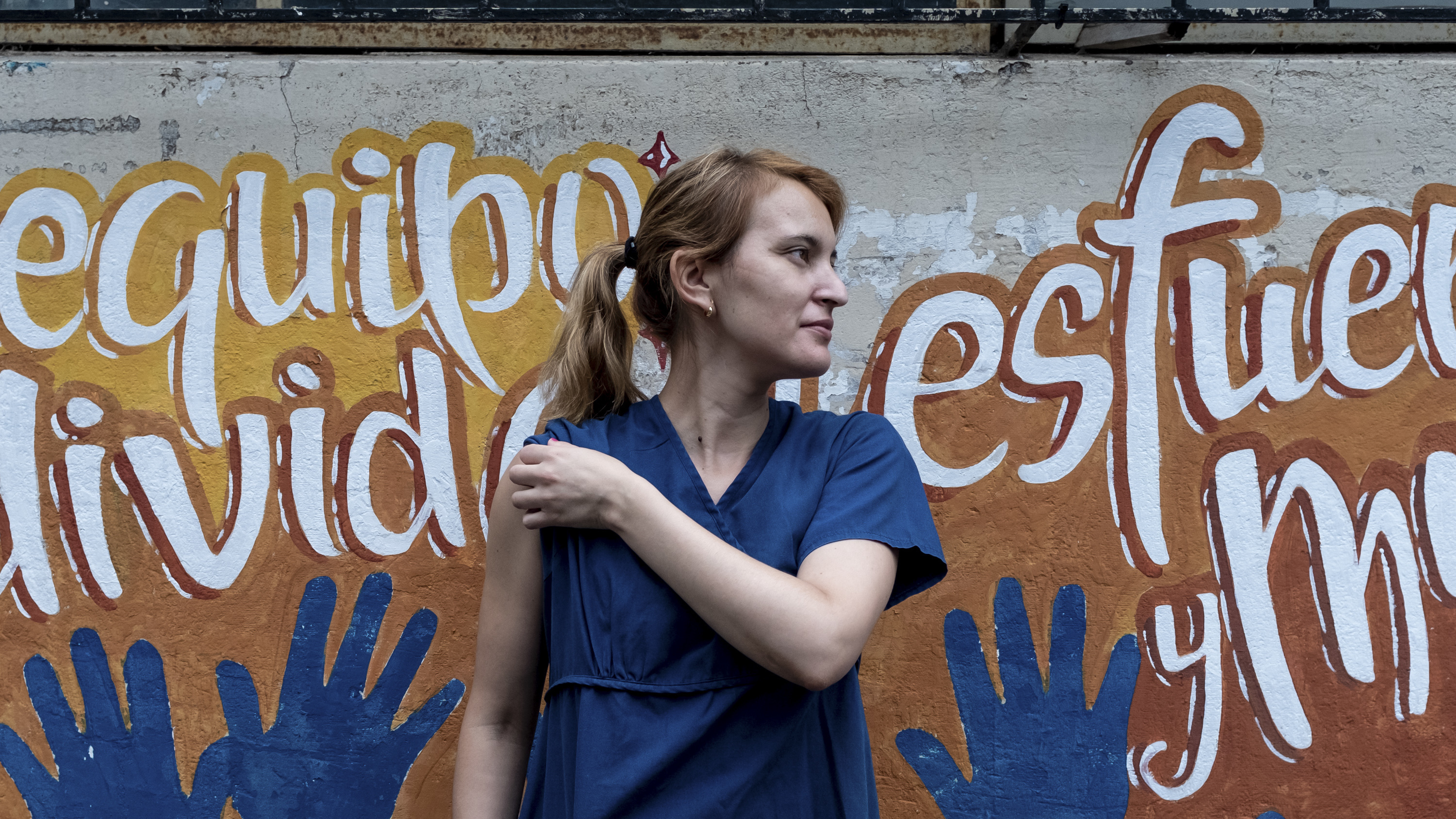 Maria Laura Niz, from the San Martin Hospital, in La Plata, Argentina, was nervous about getting vaccinated. But she