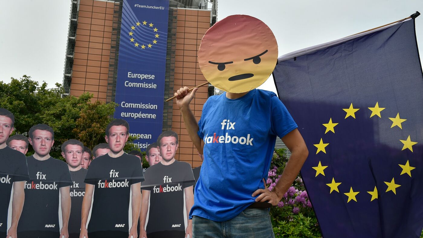The Social Media Crisis