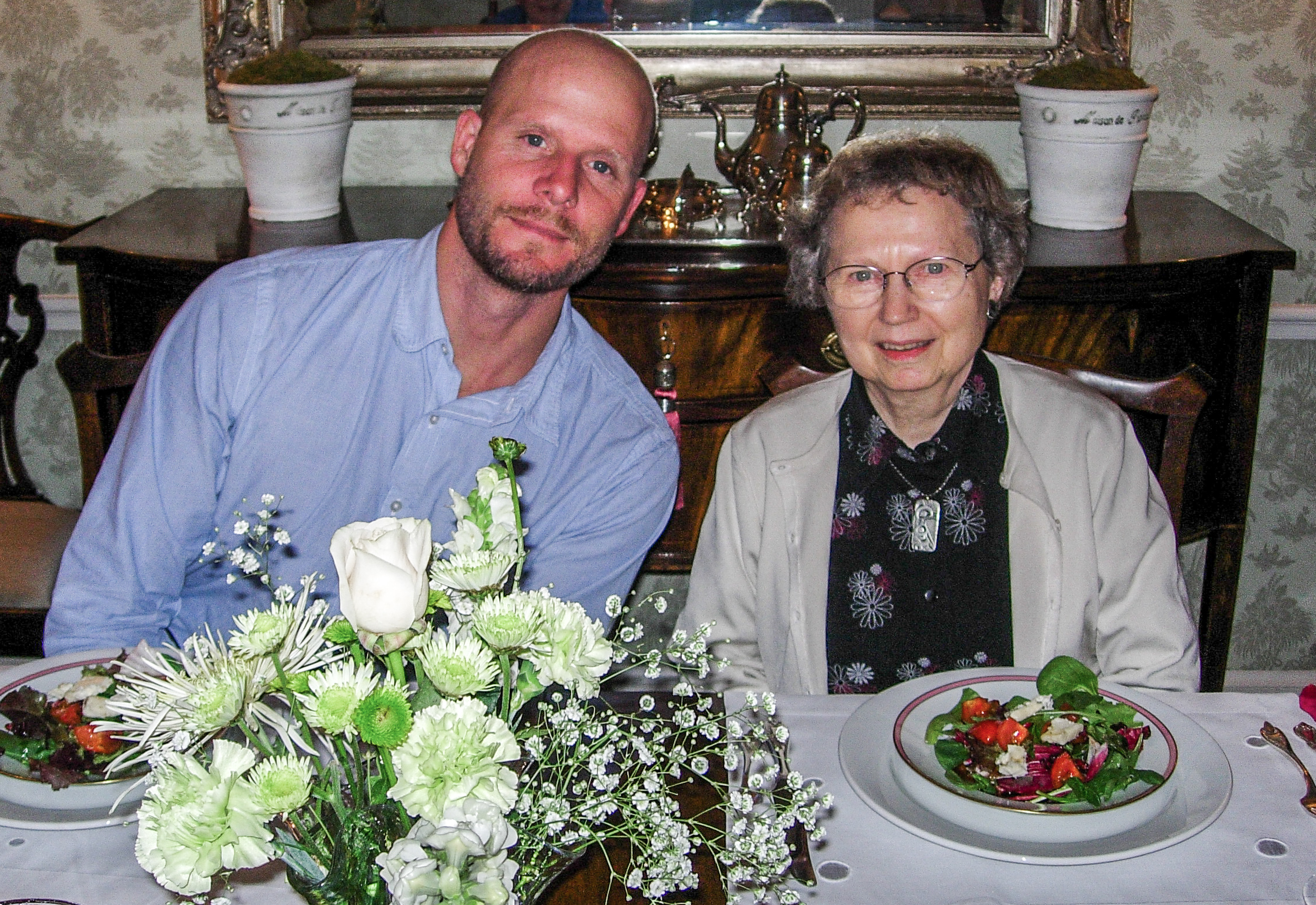 David%20Gilkey%20and%20his%20mother%20Alyda.