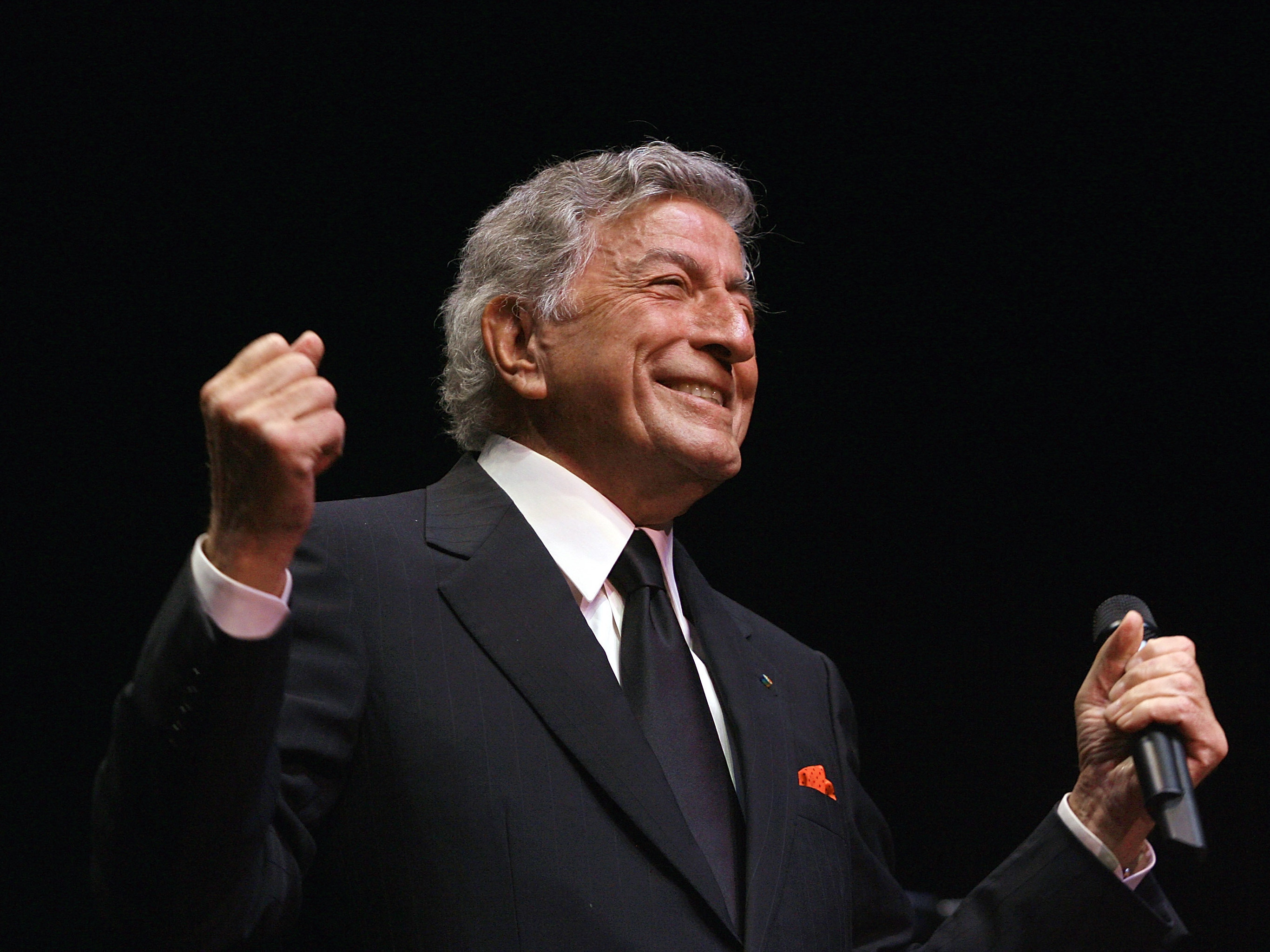 Singer Tony Bennett performing at the Royal Albert Hall in London in 2007. (Getty Images)