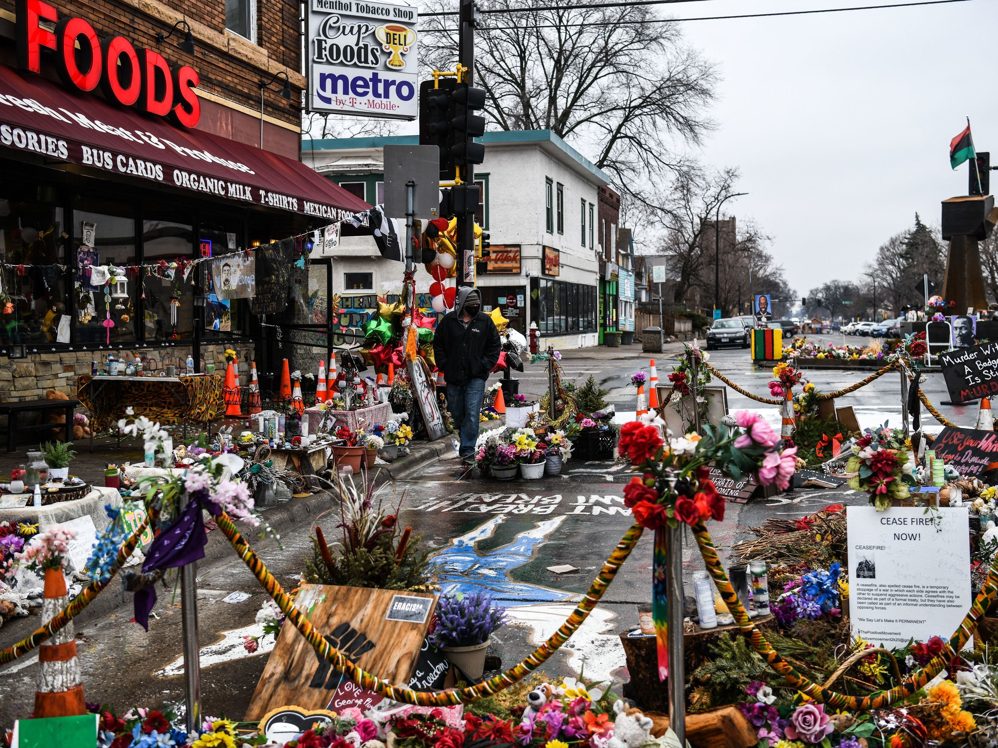 A makeshift memorial in Minneapolis honors George Floyd as jury selection begins in the trial of former police officer Derek Chauvin. (AFP via Getty Images)
