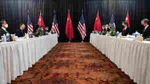 U.S., Chinese Officials Trade Swipes At Photo-Op