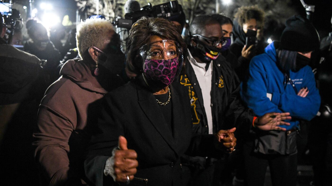 Judge Denies Mistrial Request Over Rep. Waters' 'Confrontational' Comment Judge Denies Mistrial Request Over Rep. Waters' 'Confrontational' Comment