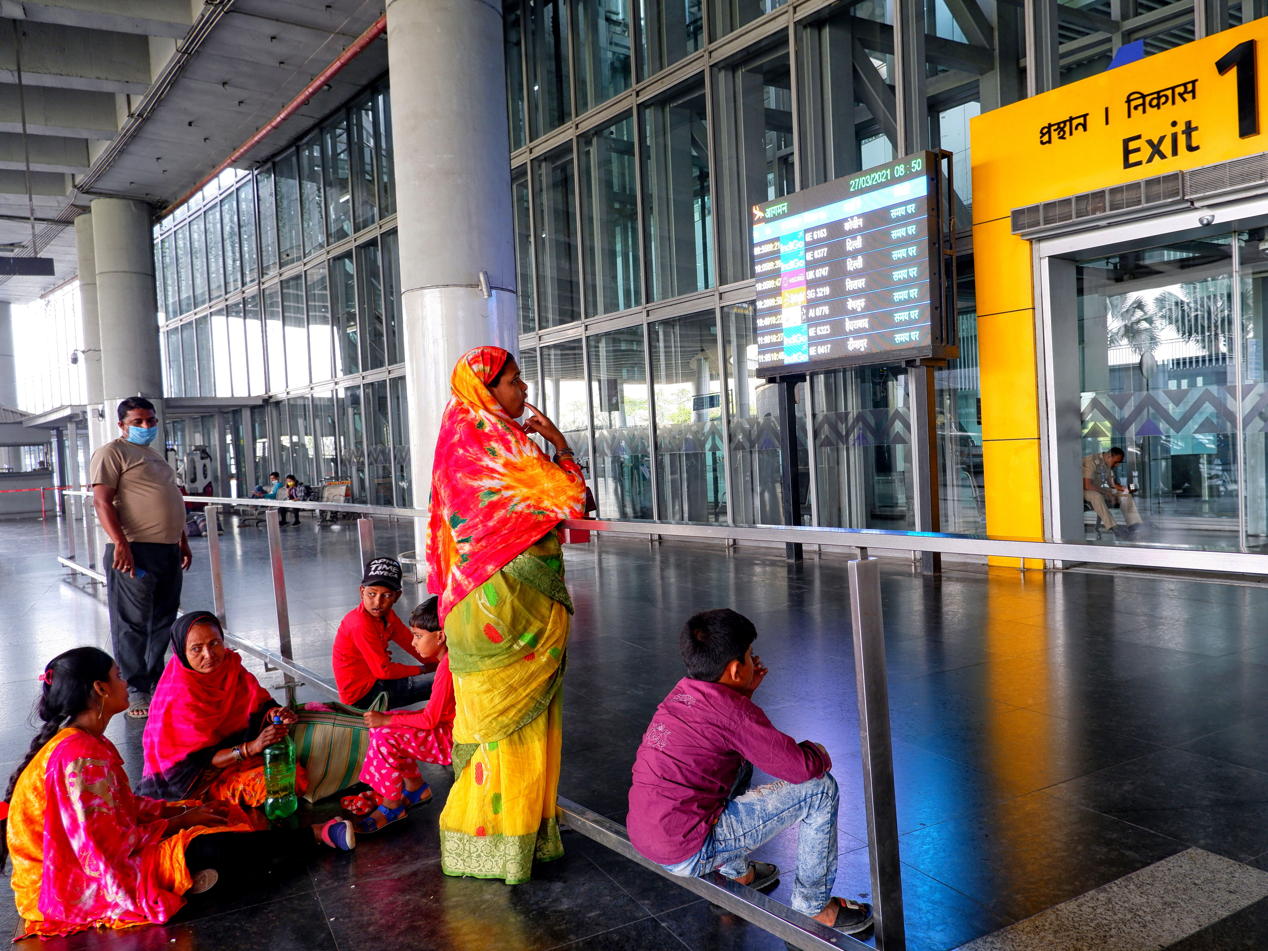 Trapped By India Travel Bans: Workers, Expats, Families ... An Aussie Cricket Team - Vimarsana News