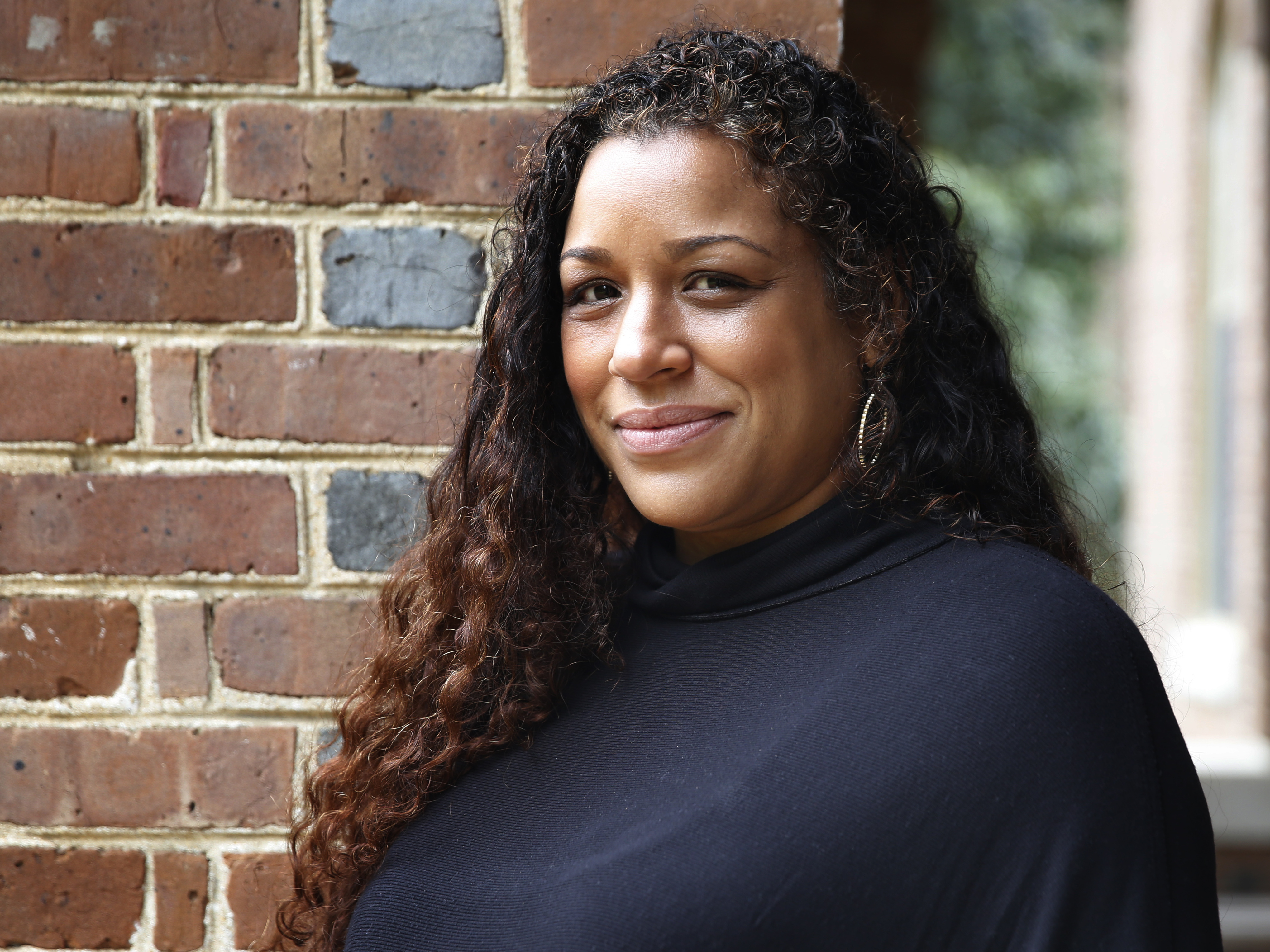 Fresh Air Weekend: Former 'Pregnant Girl' Helps Other Teen Moms; Alison Bechdel - Vimarsana News