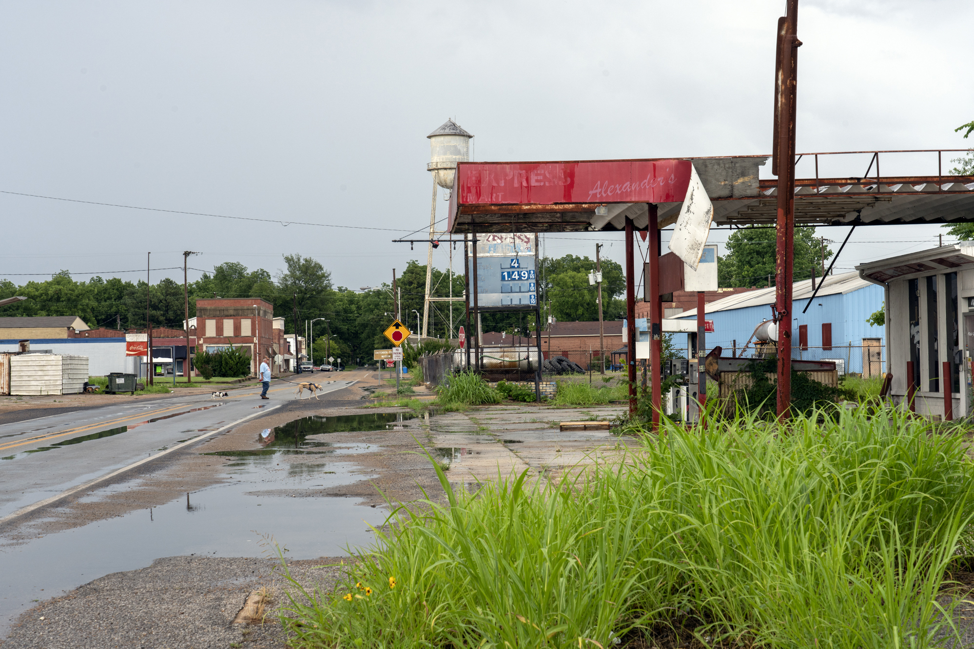 A Photographer Saw An Arkansas Town Fading. His New Book Keeps Its