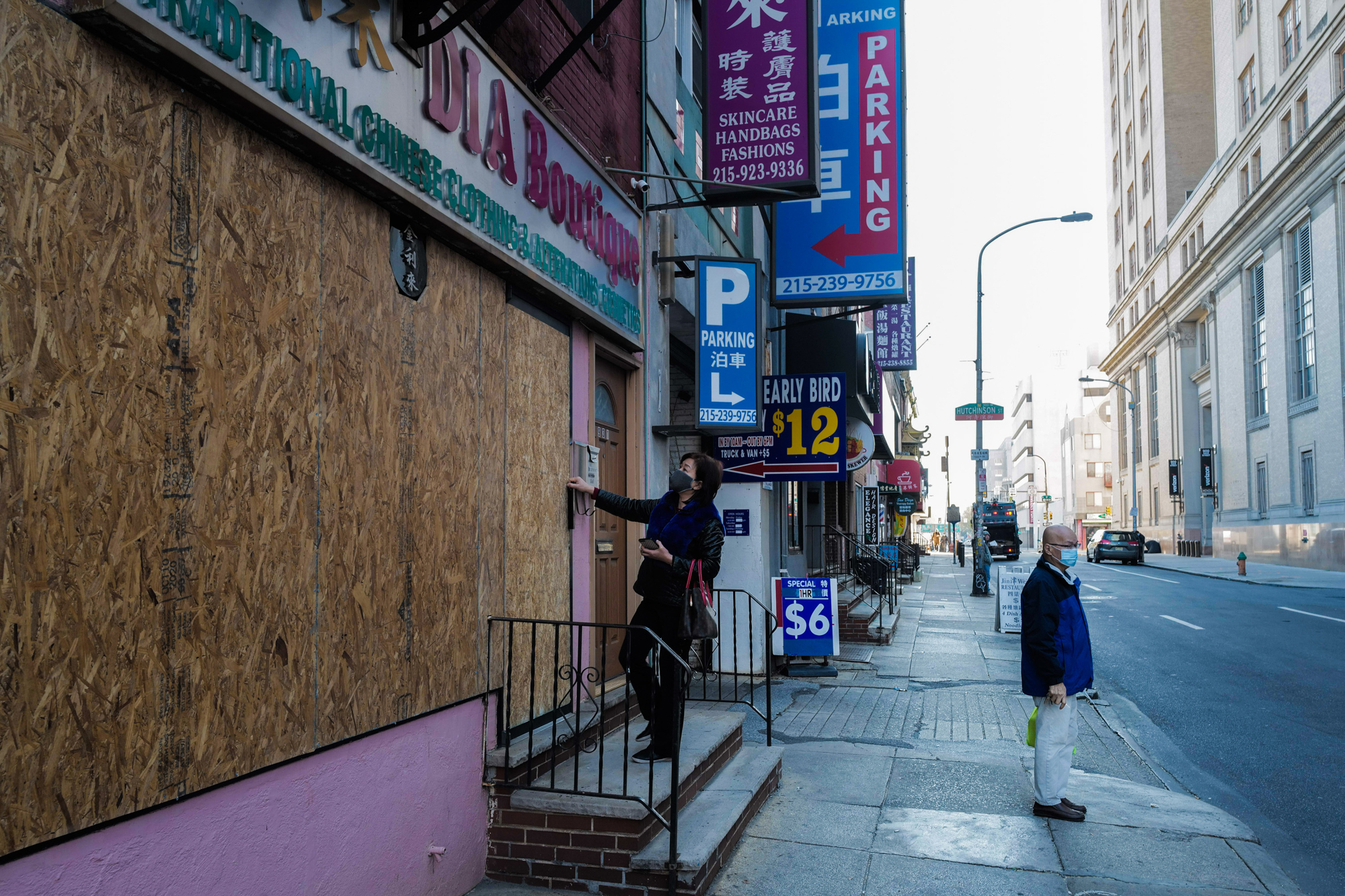 Photos: 2 Cantonese Women Share Their Immigrant Journey 14 As protests broke out across the nation in 2020, many smaller businesses were looted and robbed. Here, Lai boarded up her shop, Dia Boutique.