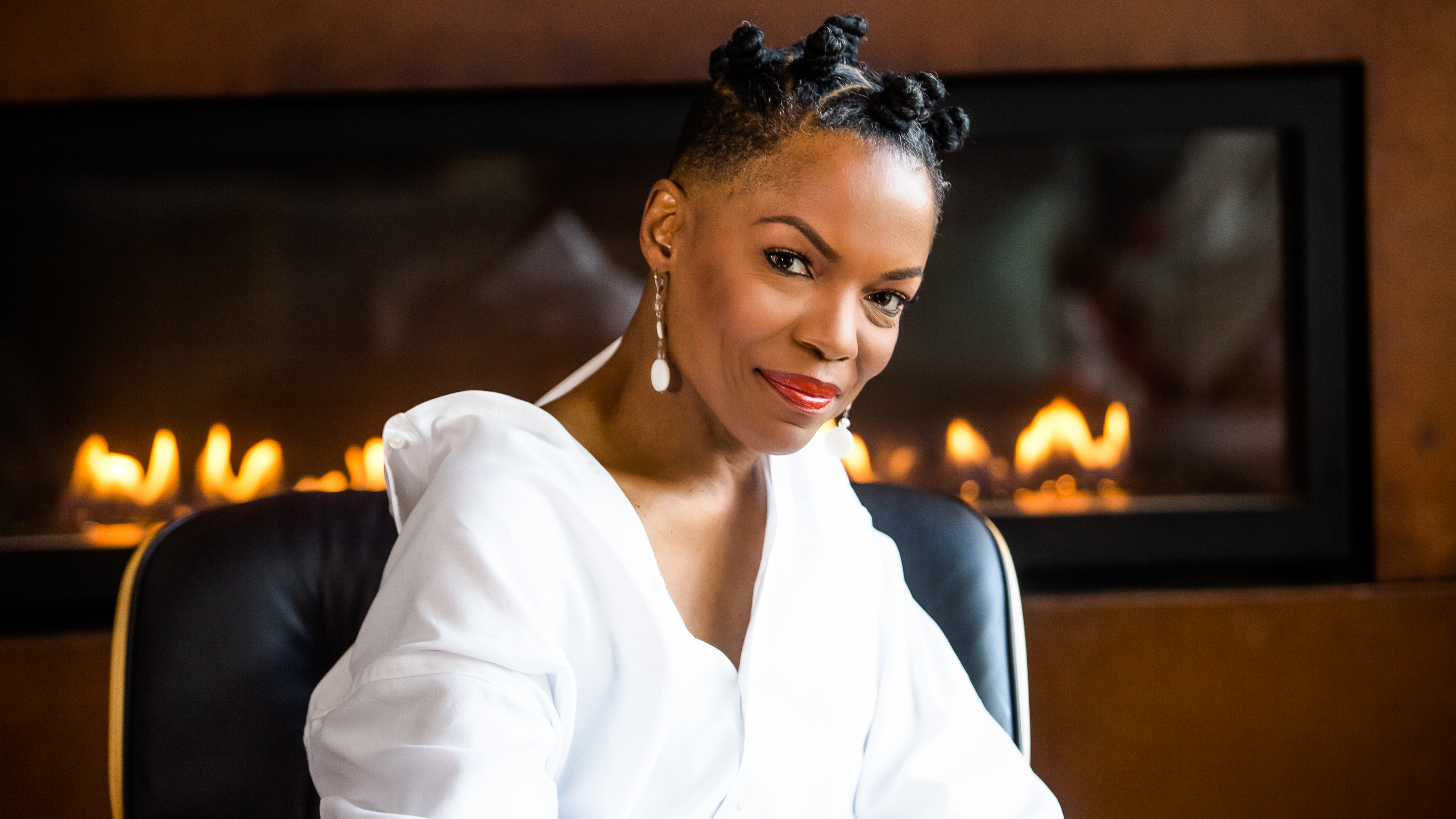 After more than a decade away from the recording studio, Nnenna Freelon returns with Time Traveler, an album she describes as a love letter to her late husband.